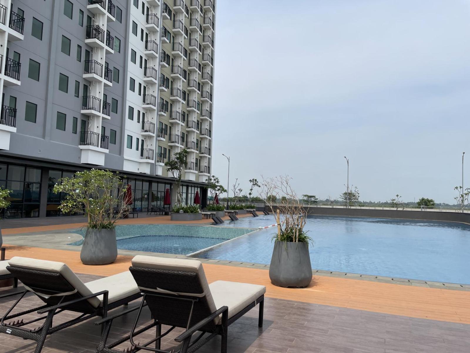 Hotel Osaka Pik2 Tangerang Exterior photo